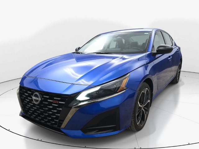 Used 2025 Nissan Altima 2.5 SR w/ SR Premium Package FWD image 10