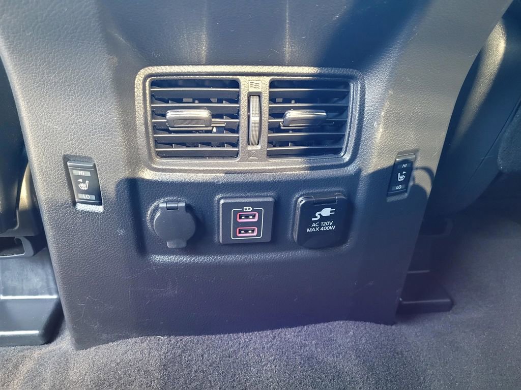 Used 2021 Nissan Titan PRO-4X w/ Pro-4x Convenience Package AWD/4WD image 14