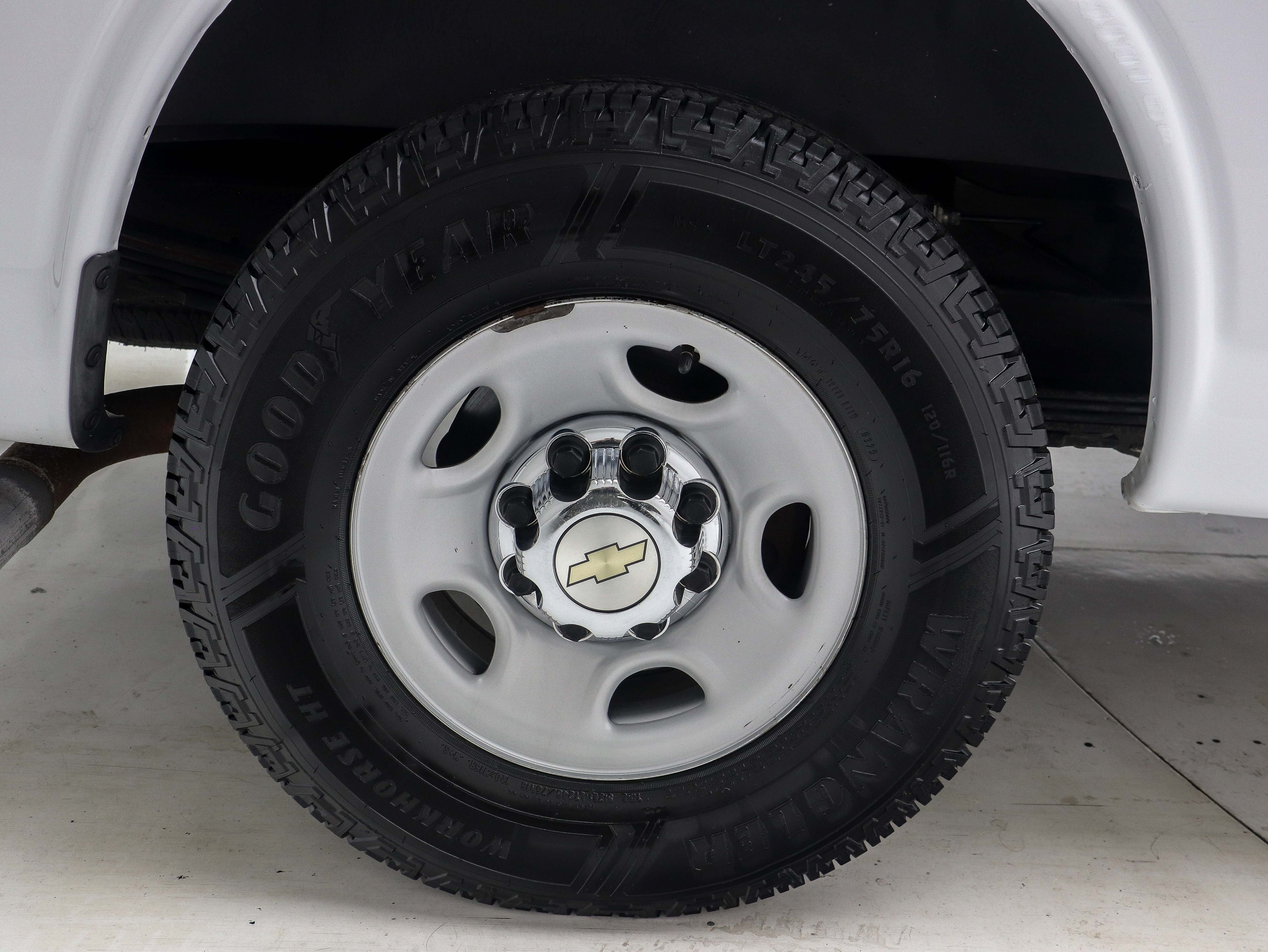 Used 2015 Chevrolet Express 3500 LT w/ LT Preferred Equipment Group RWD image 27