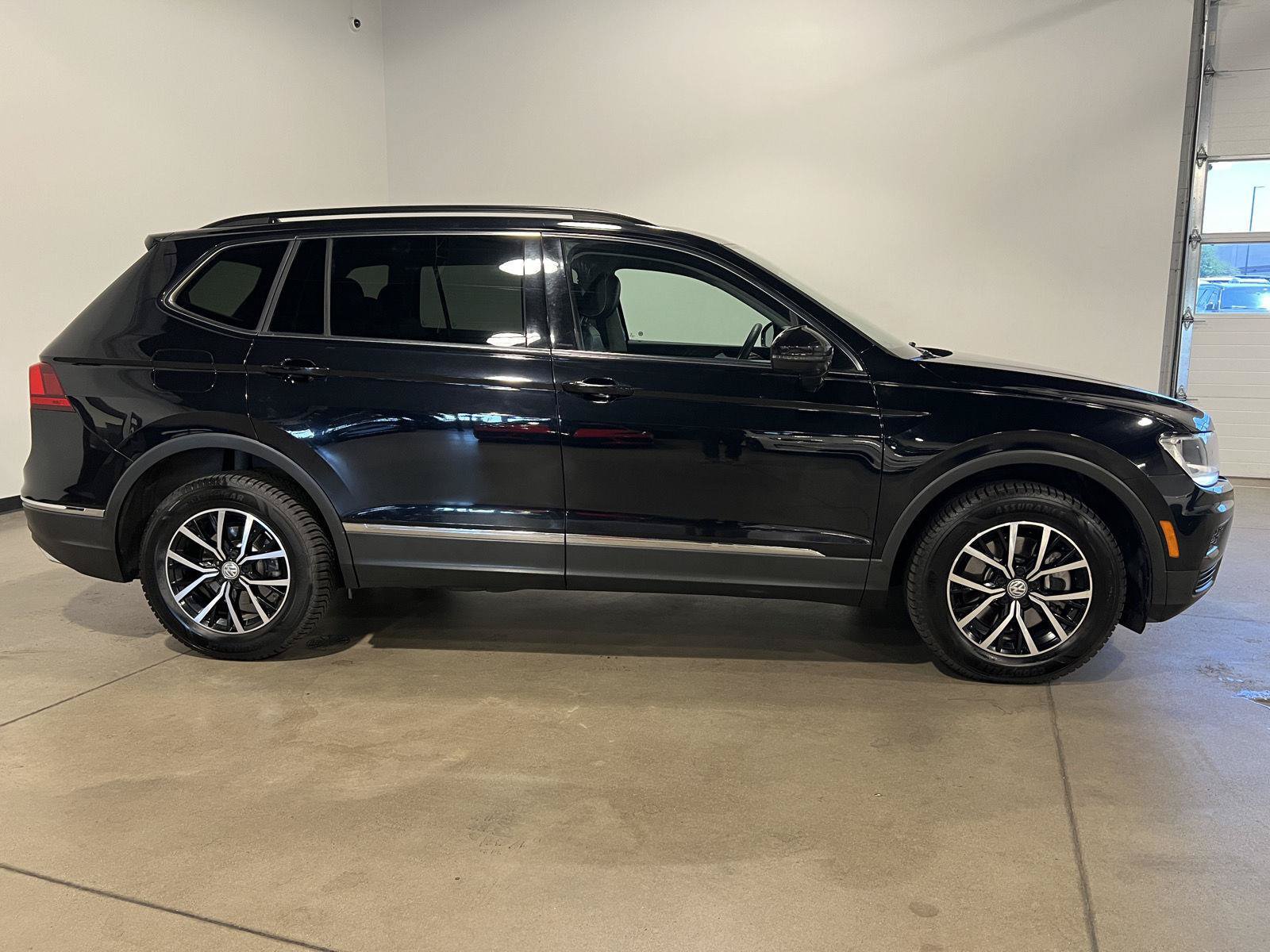 Used 2021 Volkswagen Tiguan SE FWD image 2