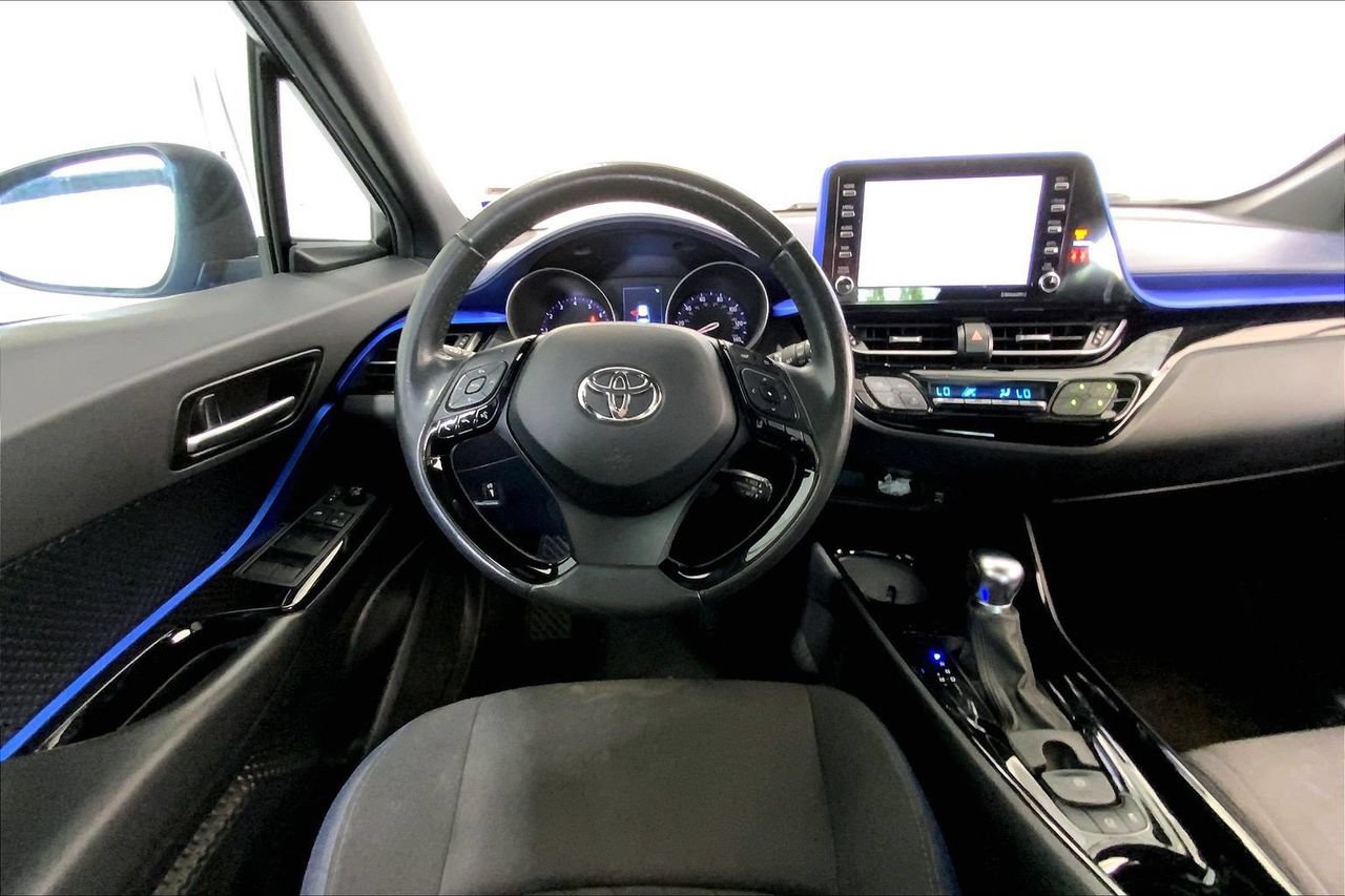 Used 2022 Toyota C-HR XLE FWD image 14