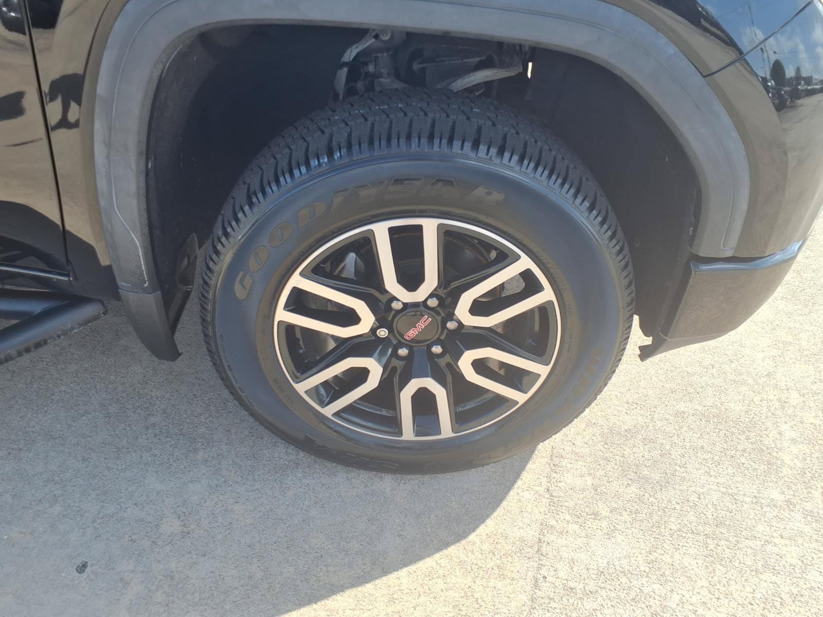 Used 2019 GMC Sierra 1500 AT4 w/ AT4 Premium Package AWD/4WD image 9