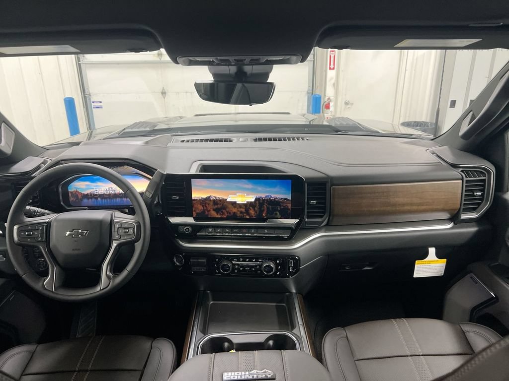 New 2026 Chevrolet Silverado 2500 High Country w/ Midnight Edition AWD/4WD image 10