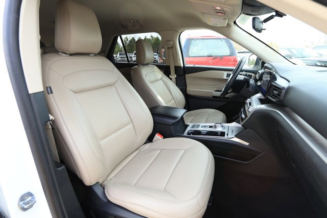 Used 2023 Ford Explorer XLT w/ Equipment Group 202A image 28