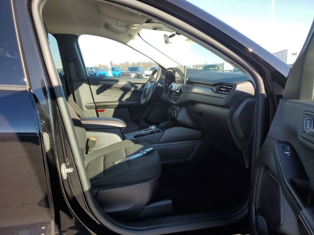 Used 2025 Ford Escape Active image 39
