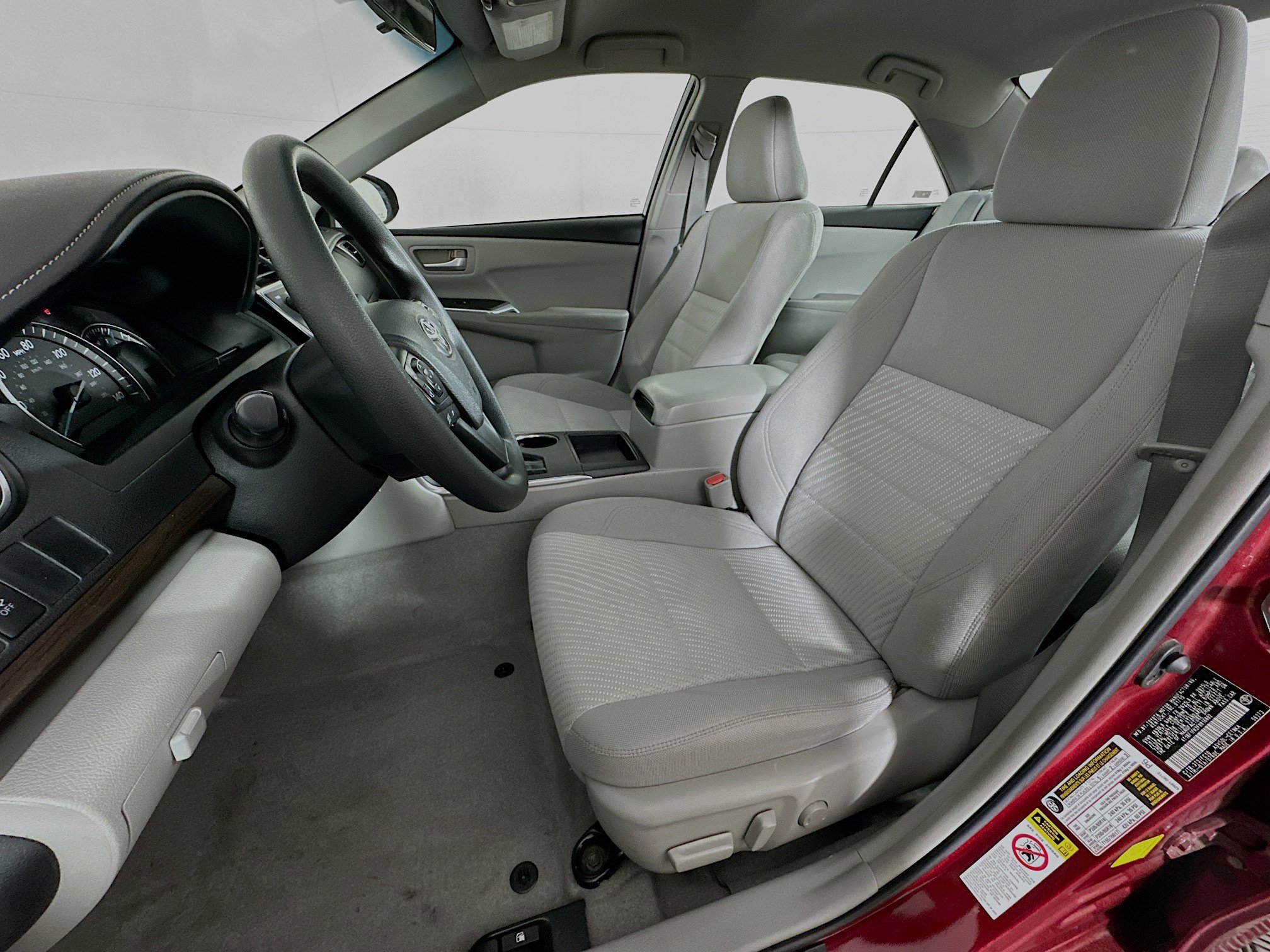Used 2015 Toyota Camry LE FWD image 13