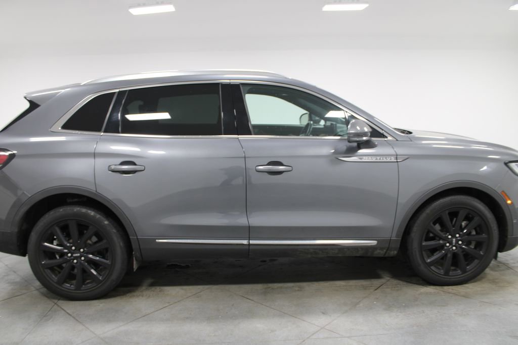 Used 2022 Lincoln Nautilus Reserve w/ Equipment Group 201A image 11