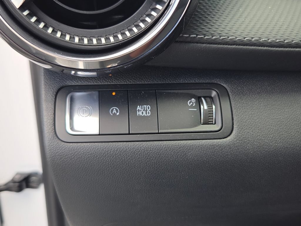 Certified 2026 Chevrolet Equinox LT FWD image 25