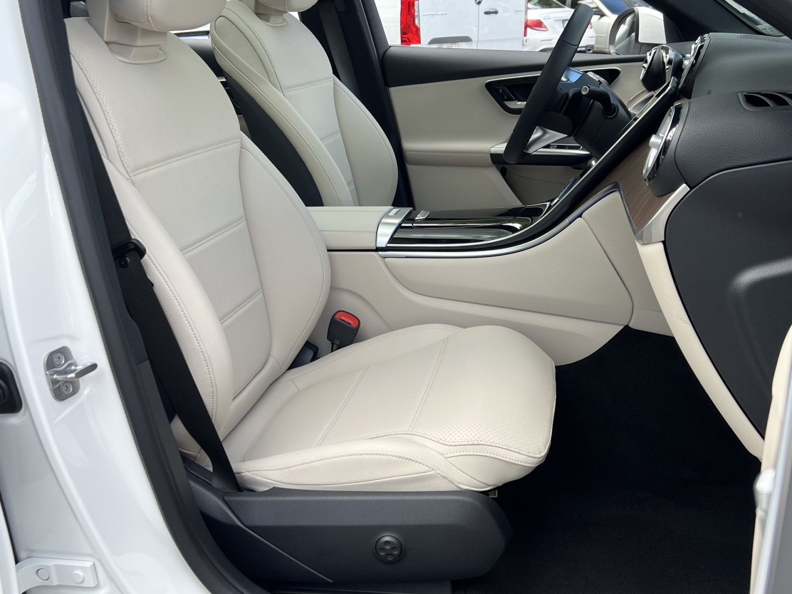 New 2026 Mercedes-Benz GLC 300 4MATIC image 33