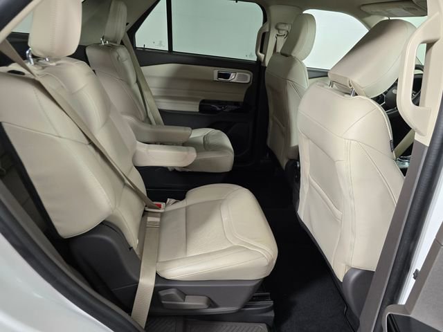 Certified 2023 Ford Explorer Platinum w/ Technology Package AWD/4WD image 14