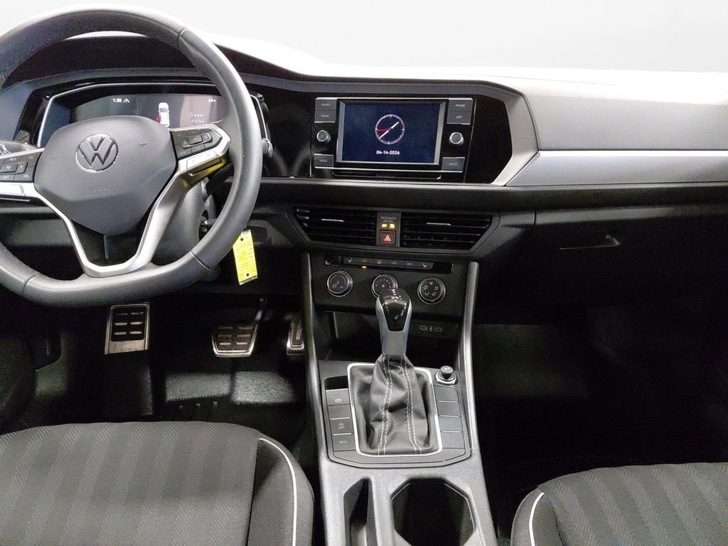 Used 2024 Volkswagen Jetta Sport image 11