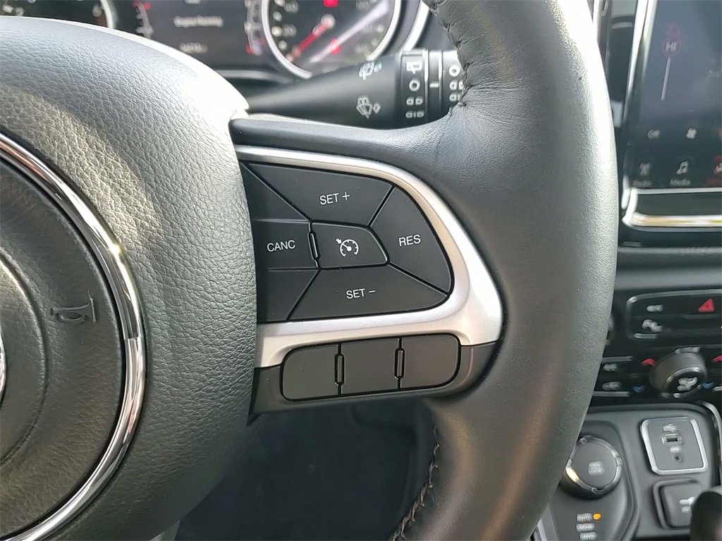 Used 2017 Jeep Compass Limited image 13