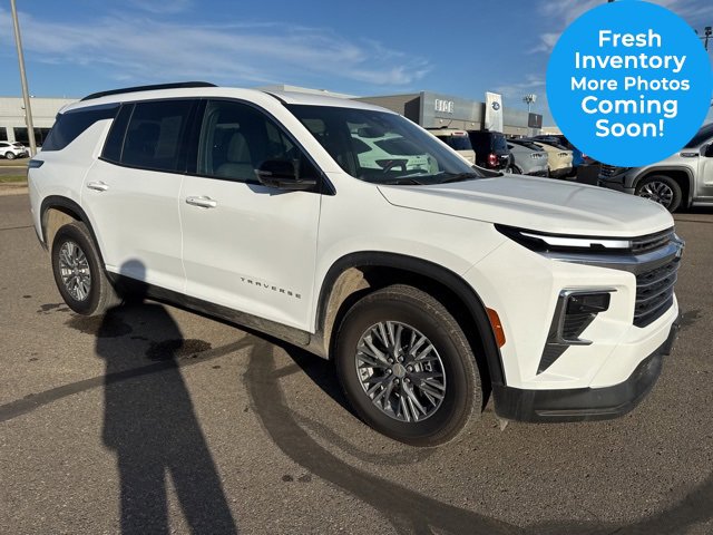 Used 2024 Chevrolet Traverse LT