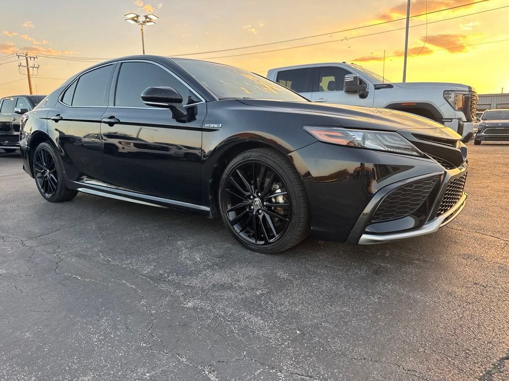Used 2021 Toyota Camry XSE FWD image 2