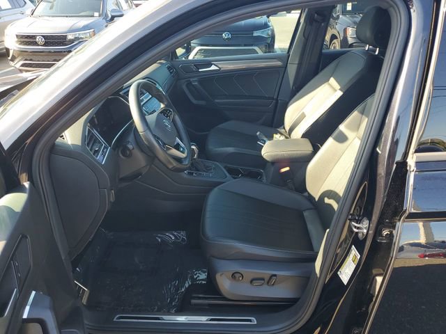 Certified 2023 Volkswagen Tiguan SE R-Line image 16