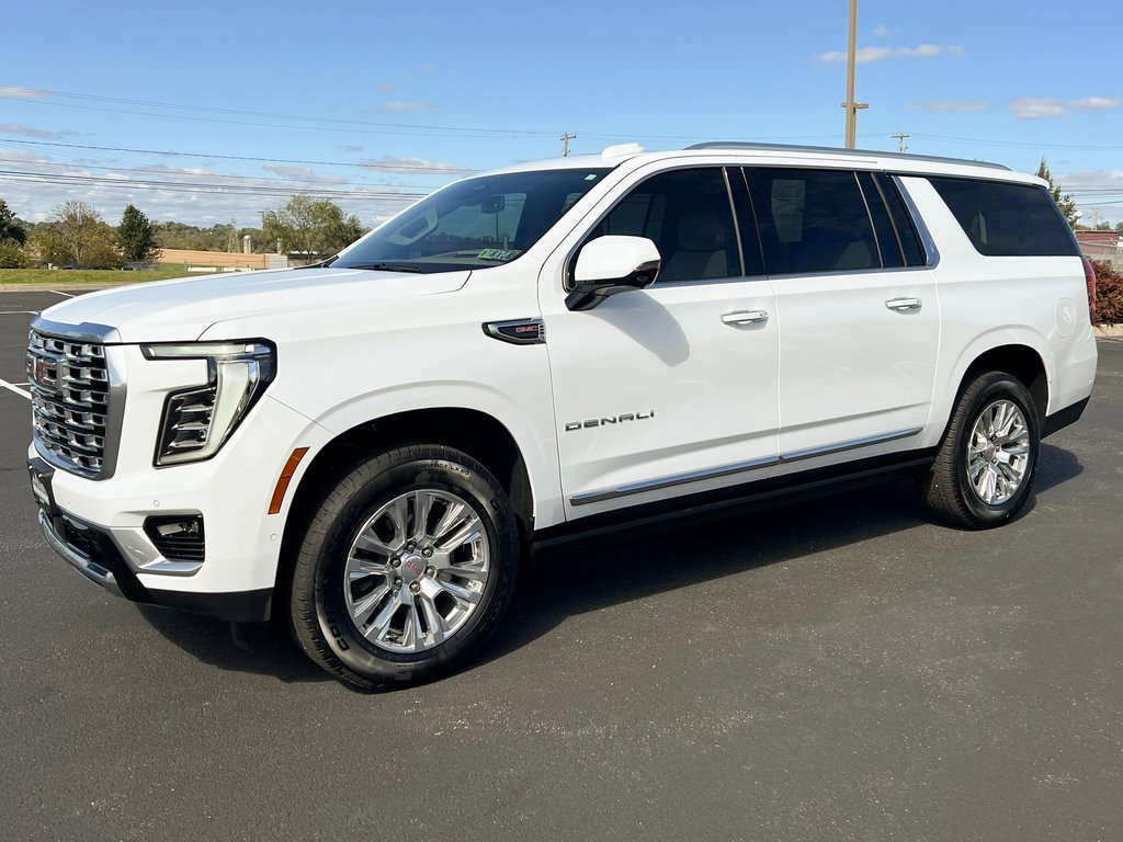 Used 2025 GMC Yukon XL Denali image 16