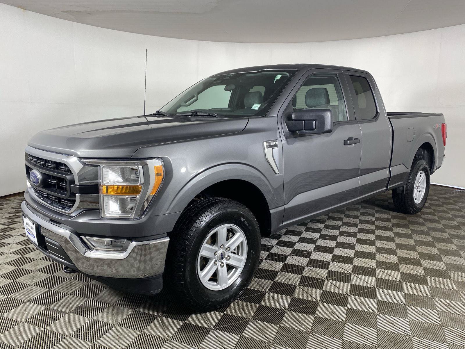 Used 2022 Ford F150 XLT AWD/4WD image 3