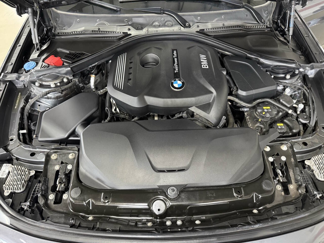 Used 2019 BMW 330i Gran Turismo xDrive w/ M Sport Package AWD/4WD image 8