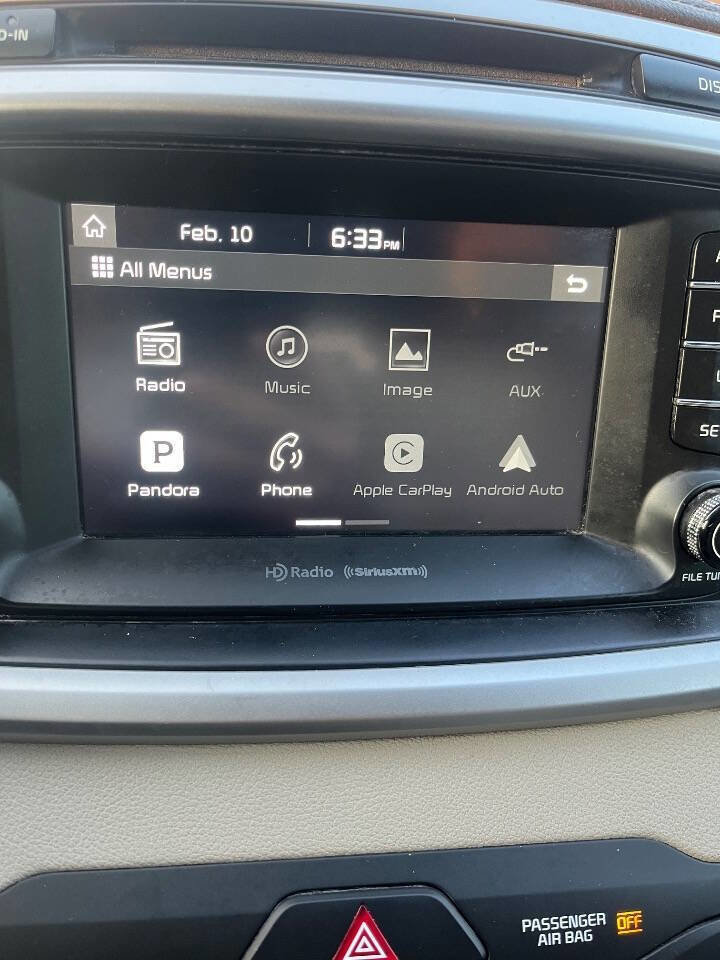 Used 2017 Kia Sorento FWD w/ LX Convenience Package image 17