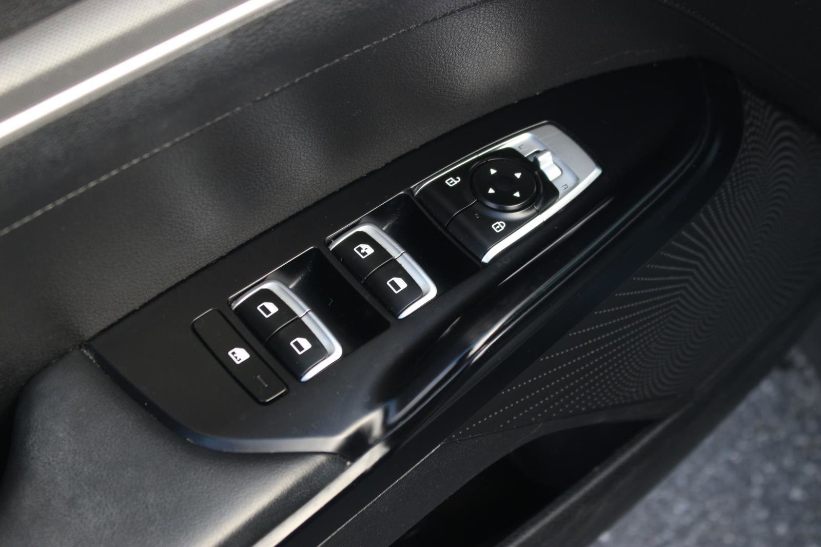 Used 2021 Kia K5 LXS image 12