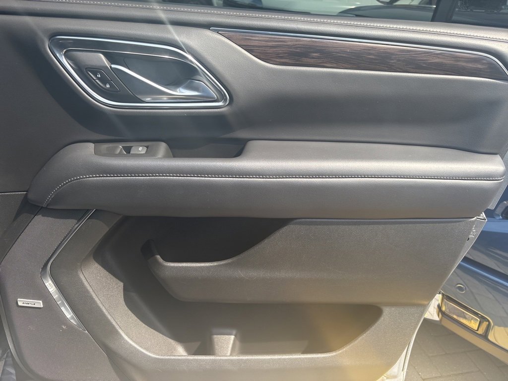 Used 2022 Chevrolet Suburban Z71 image 39