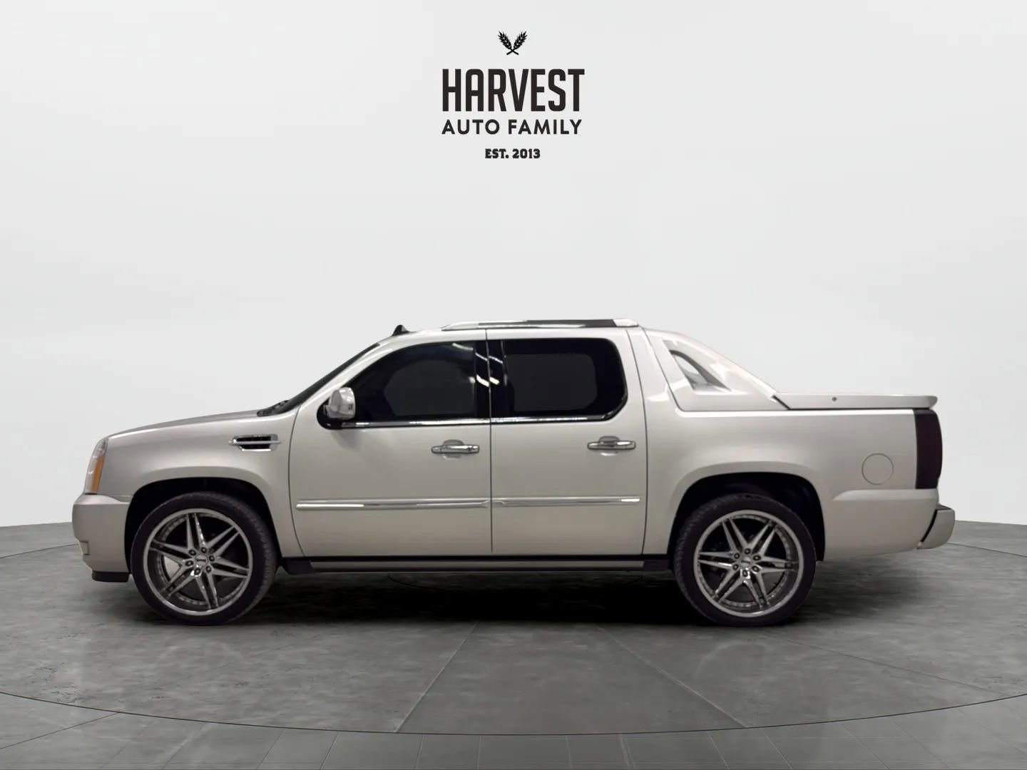 Used 2012 Cadillac Escalade EXT Premium image 2