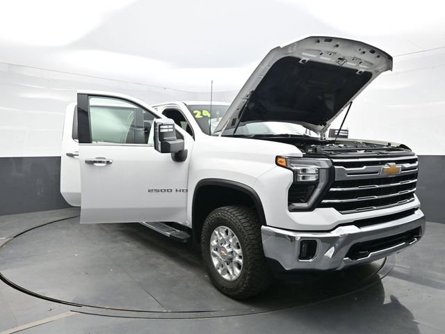 Used 2024 Chevrolet Silverado 2500 LTZ image 39