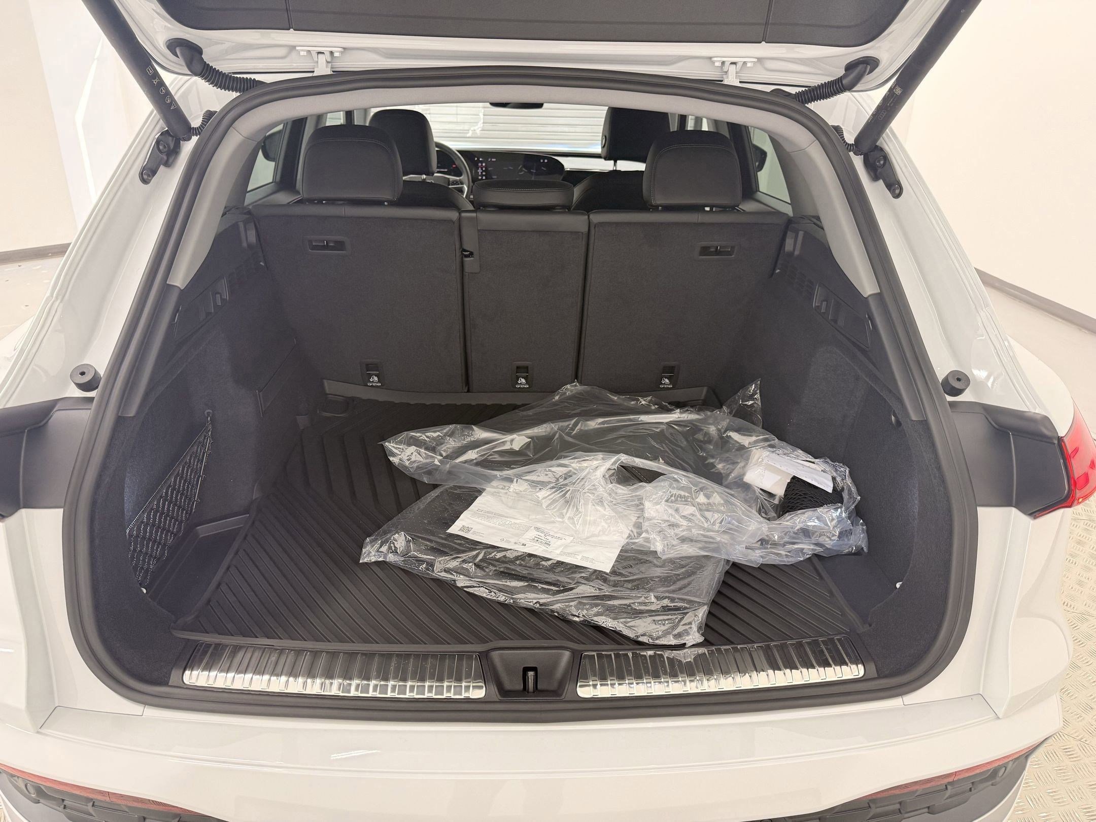Used 2025 Audi Q5 Premium w/ Convenience Package AWD/4WD image 23