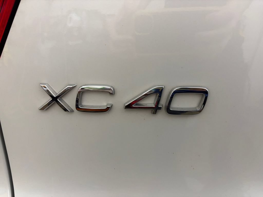 Certified 2024 Volvo XC40 B5 Plus w/ Climate Package AWD/4WD image 30