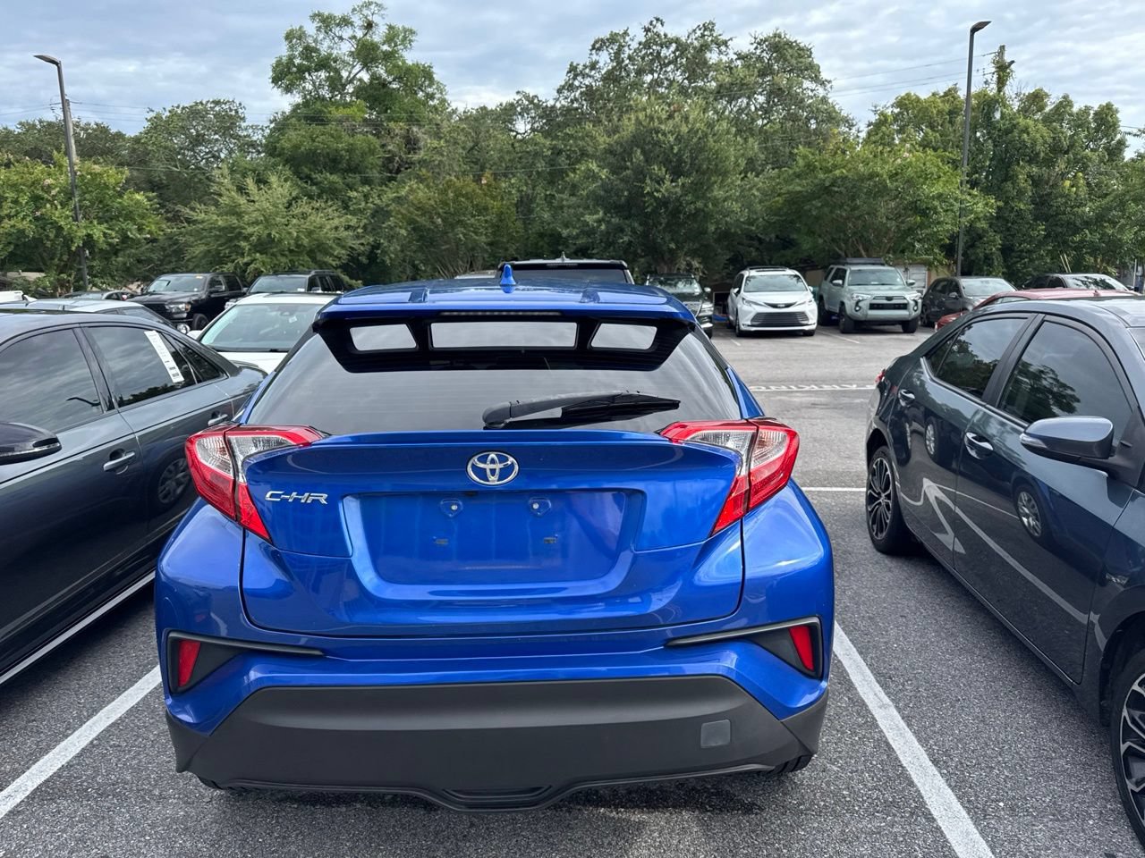 Used 2020 Toyota C-HR LE FWD image 6