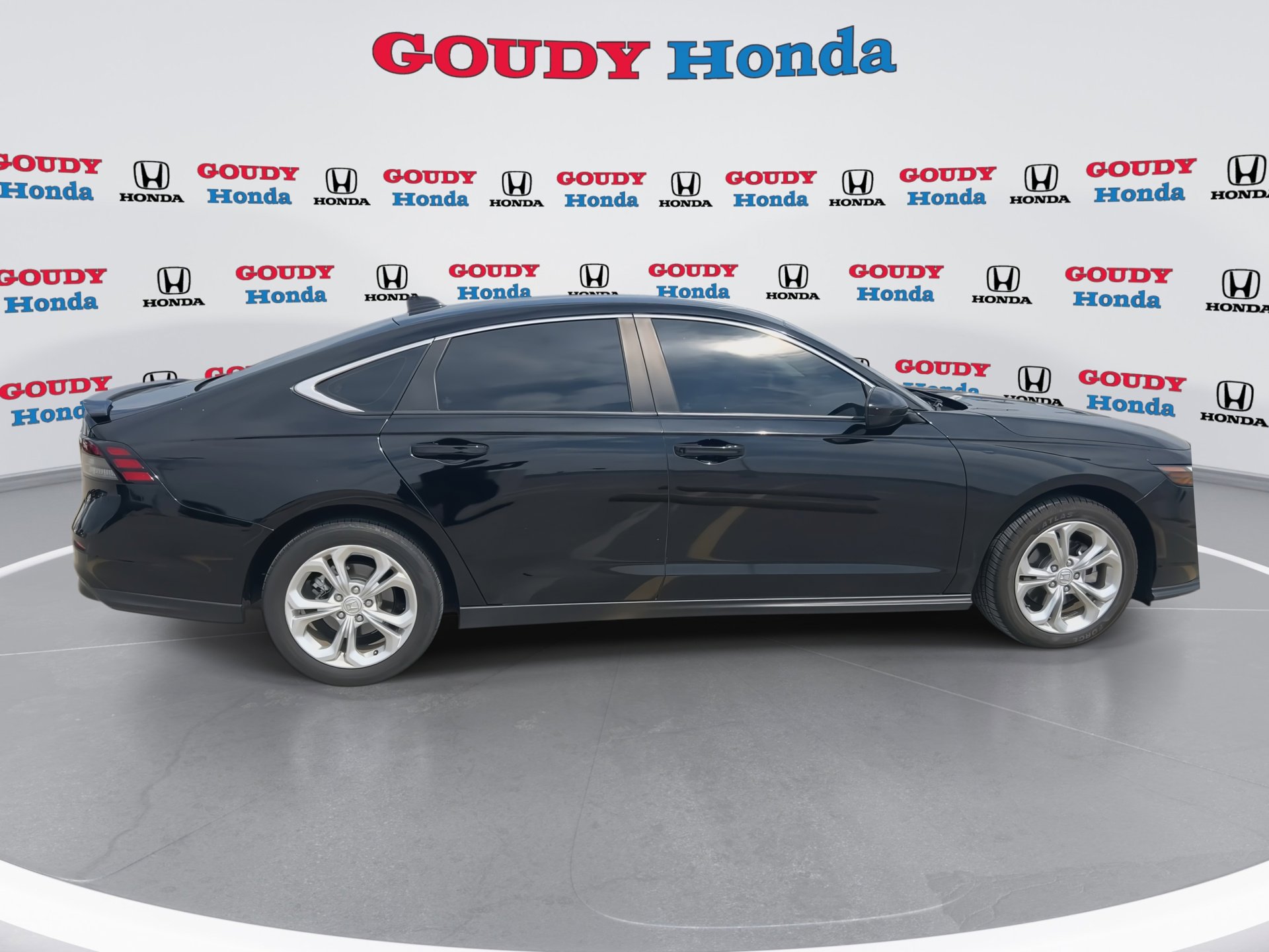 Used 2023 Honda Accord LX image 9