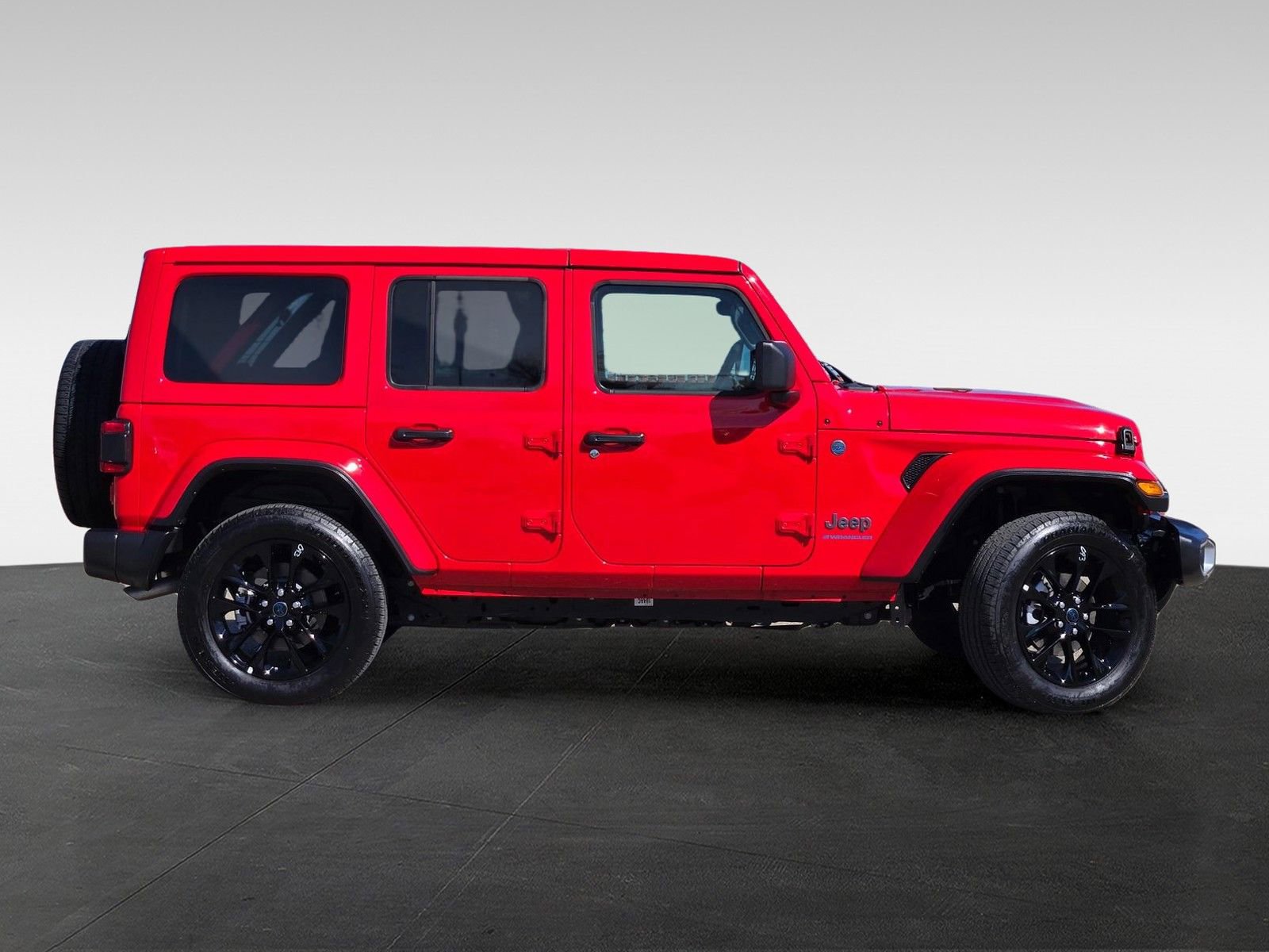 Used 2025 Jeep Wrangler Unlimited Sahara w/ Safety Group AWD/4WD image 3