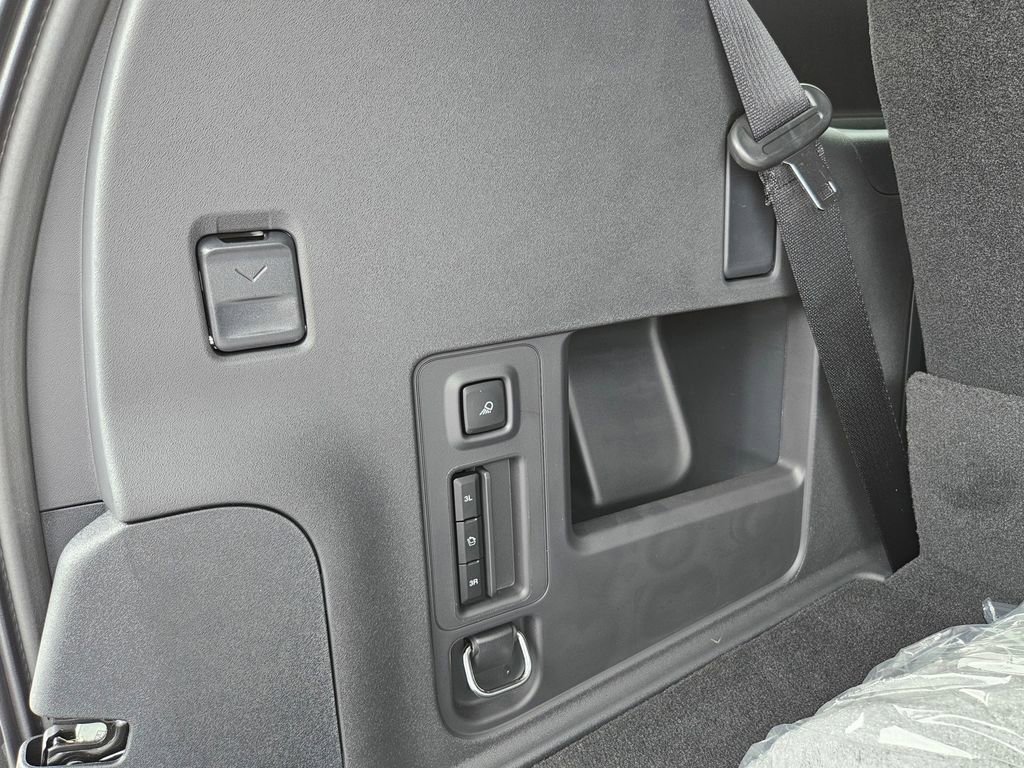 New 2025 Ford Expedition Active image 29