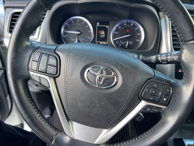 Used 2019 Toyota Highlander XLE image 11