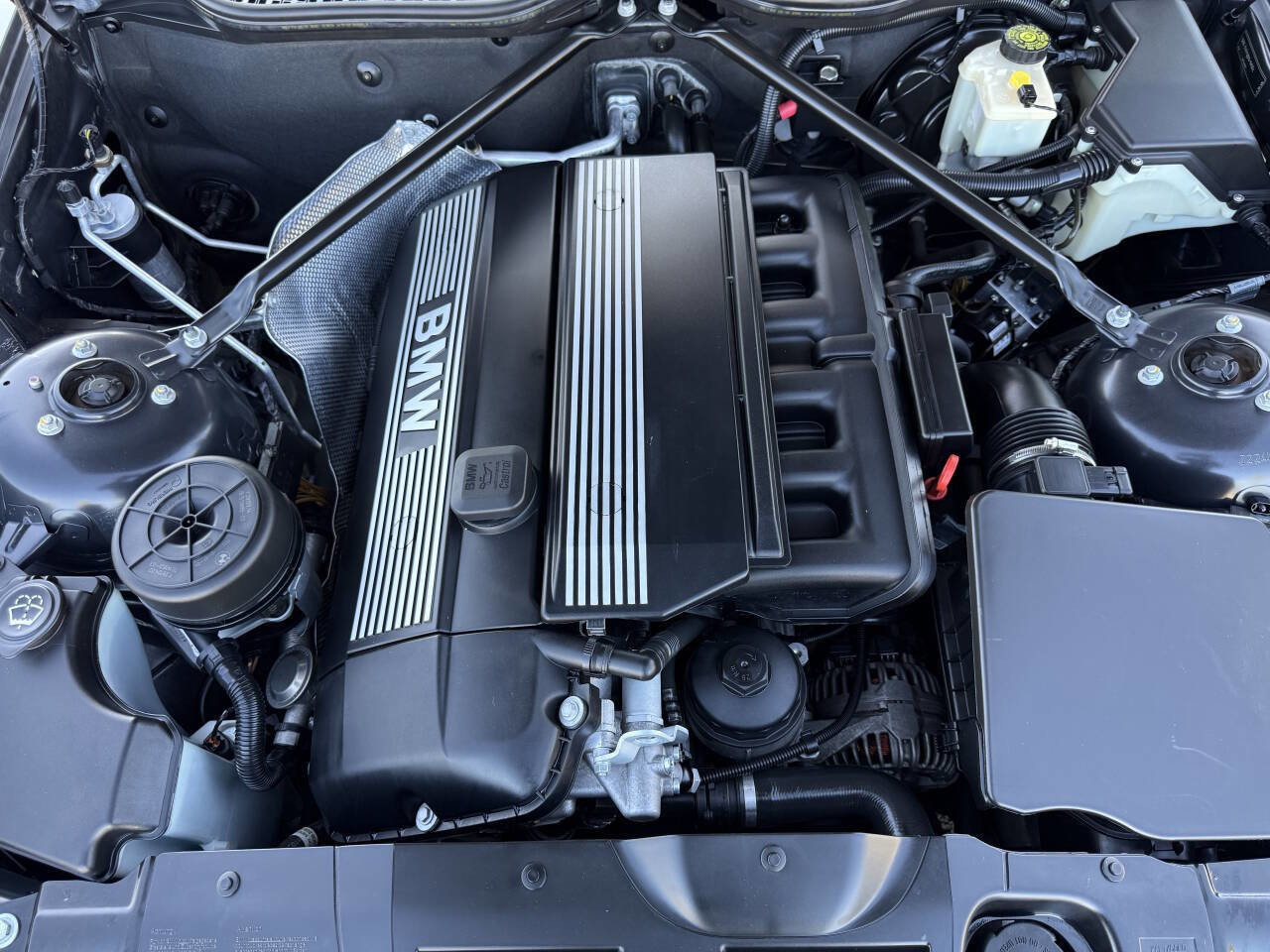 Used 2004 BMW Z4 2.5i image 25