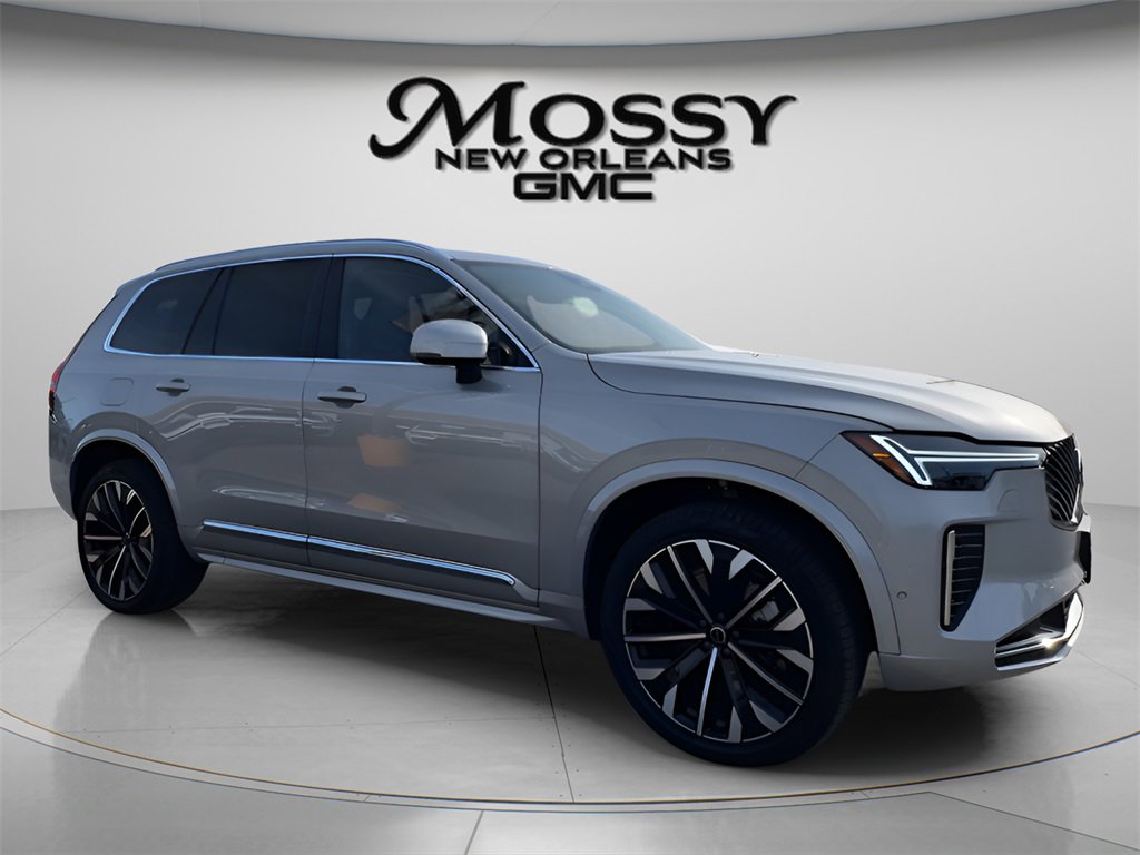 Used 2025 Volvo XC90 B6 Plus image 3