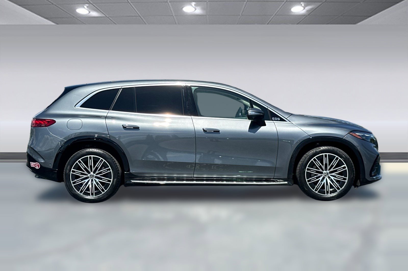 Used 2023 Mercedes-Benz EQS 580 4MATIC SUV image 7