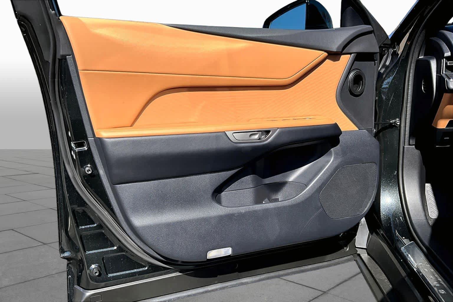 New 2026 Lexus ES 350e w/ Convenience Package FWD image 16
