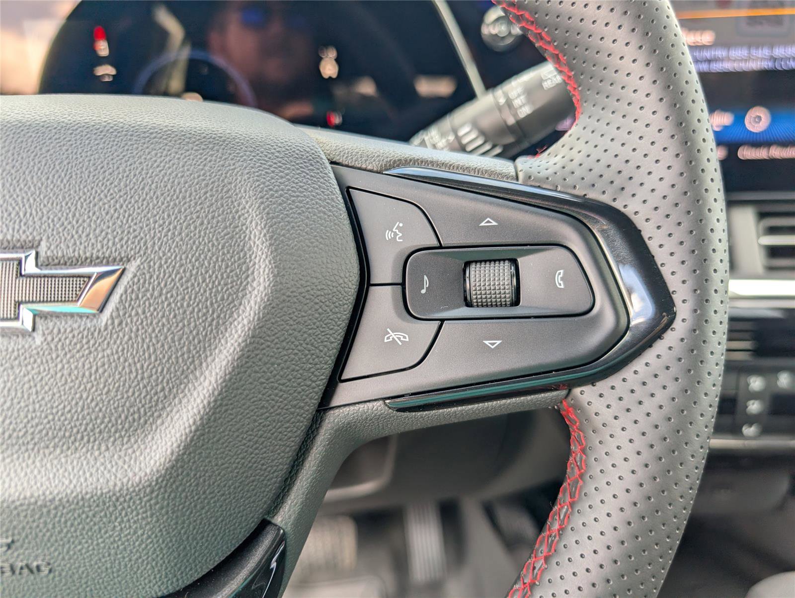 New 2026 Chevrolet Trax RS w/ Sunroof Package image 27