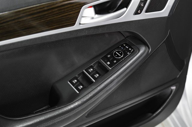 Used 2017 Genesis G80 3.8 image 41