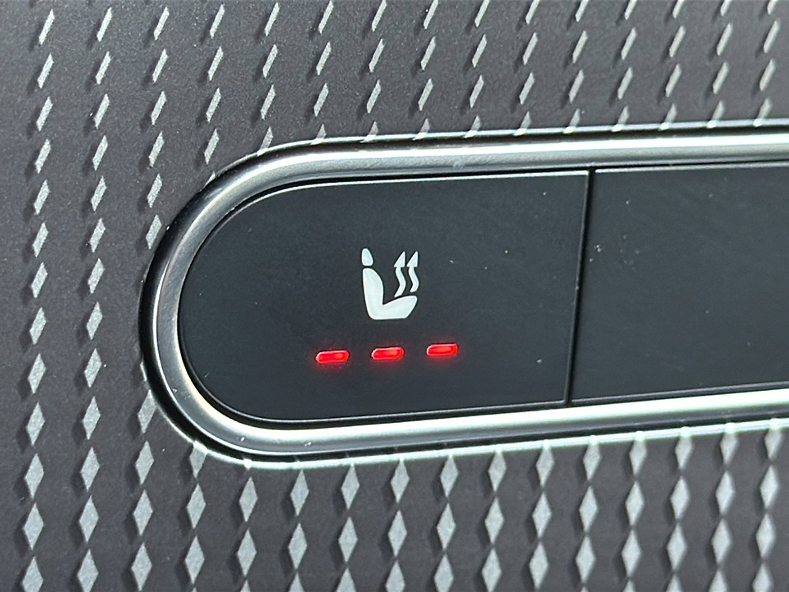 Used 2021 Mercedes-Benz GLB 250 4MATIC image 28