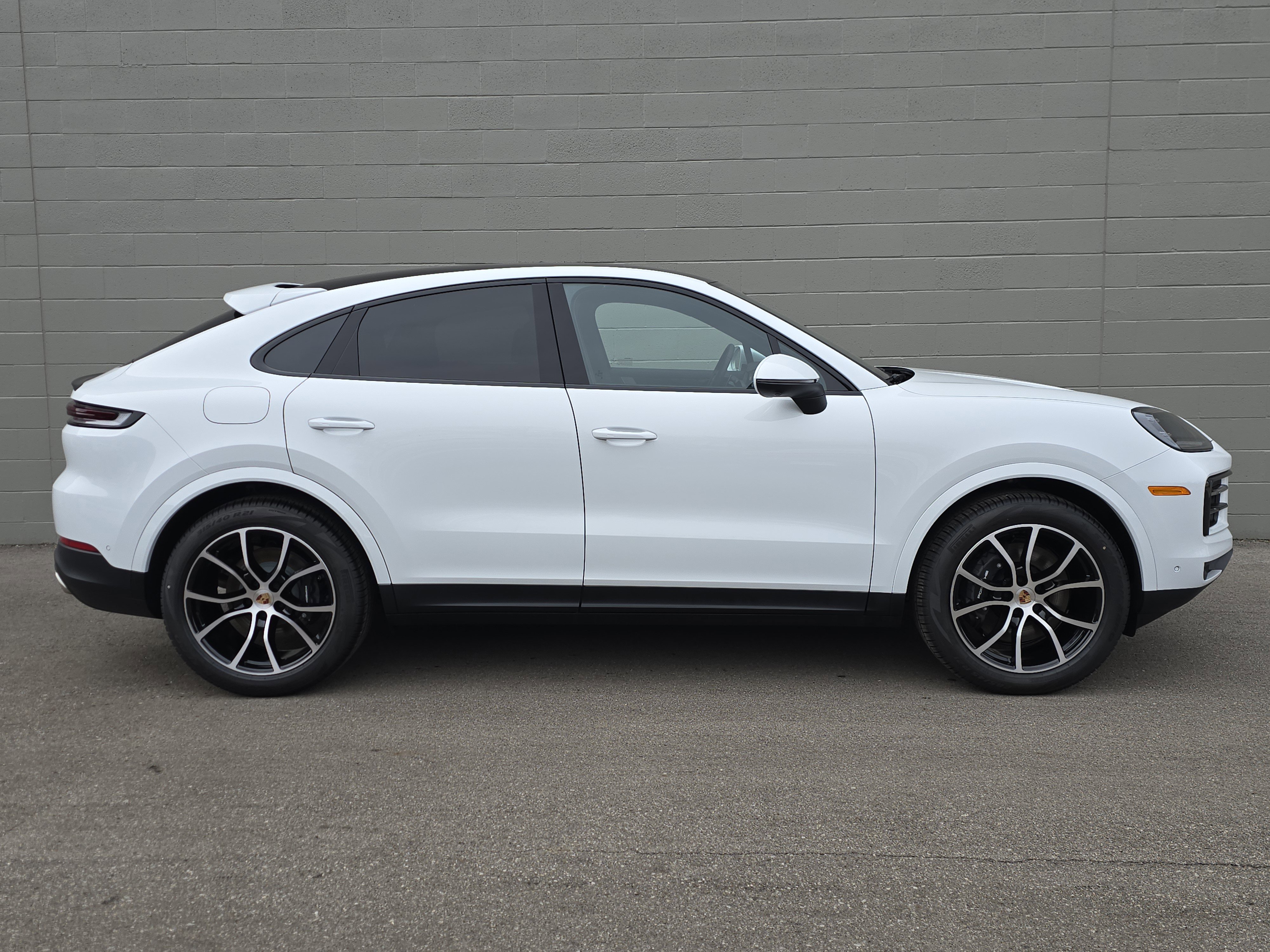 New 2026 Porsche Cayenne Coupe image 10