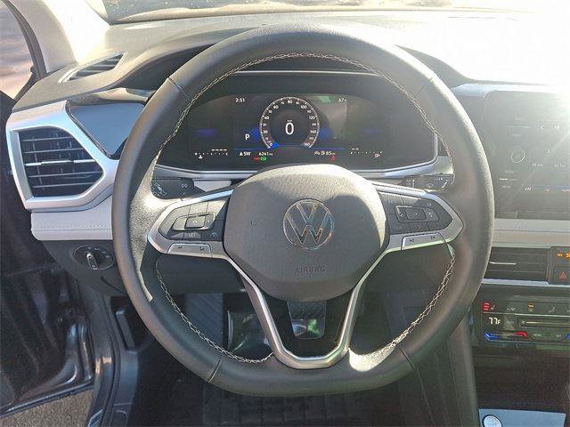 Certified 2025 Volkswagen Taos SE w/ Panoramic Sunroof Package image 19