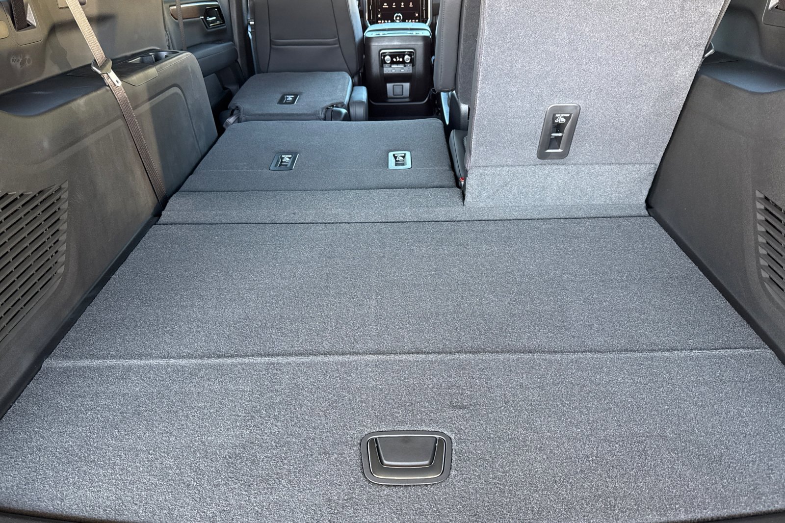 New 2026 GMC Yukon XL Denali w/ Denali Reserve Package image 18