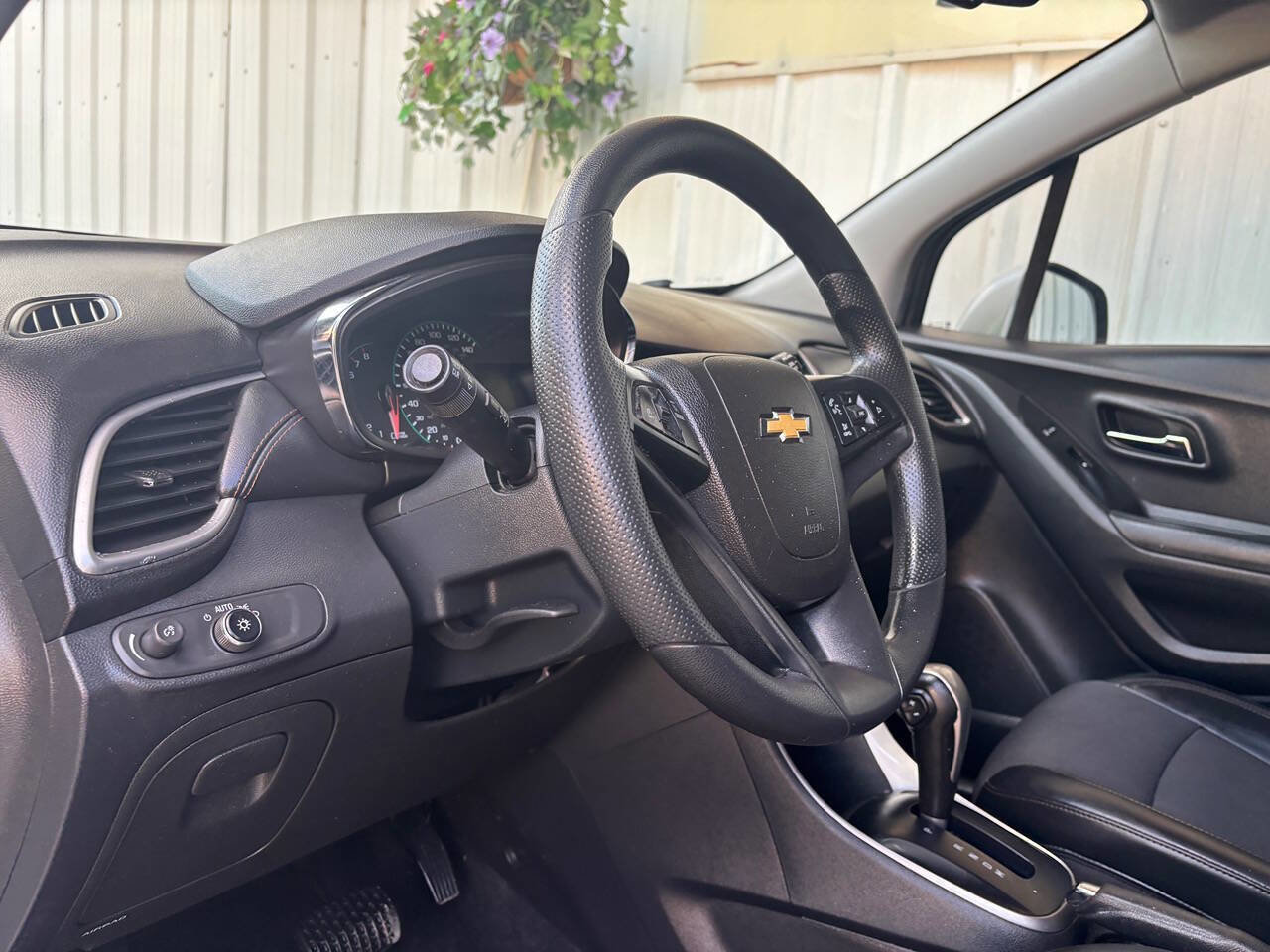 Used 2021 Chevrolet Trax LT image 9