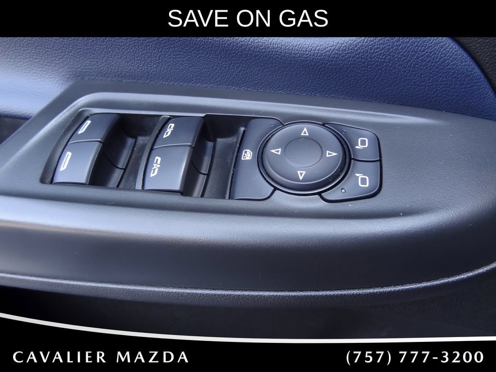 Used 2022 Chevrolet Bolt EUV Premier FWD image 18
