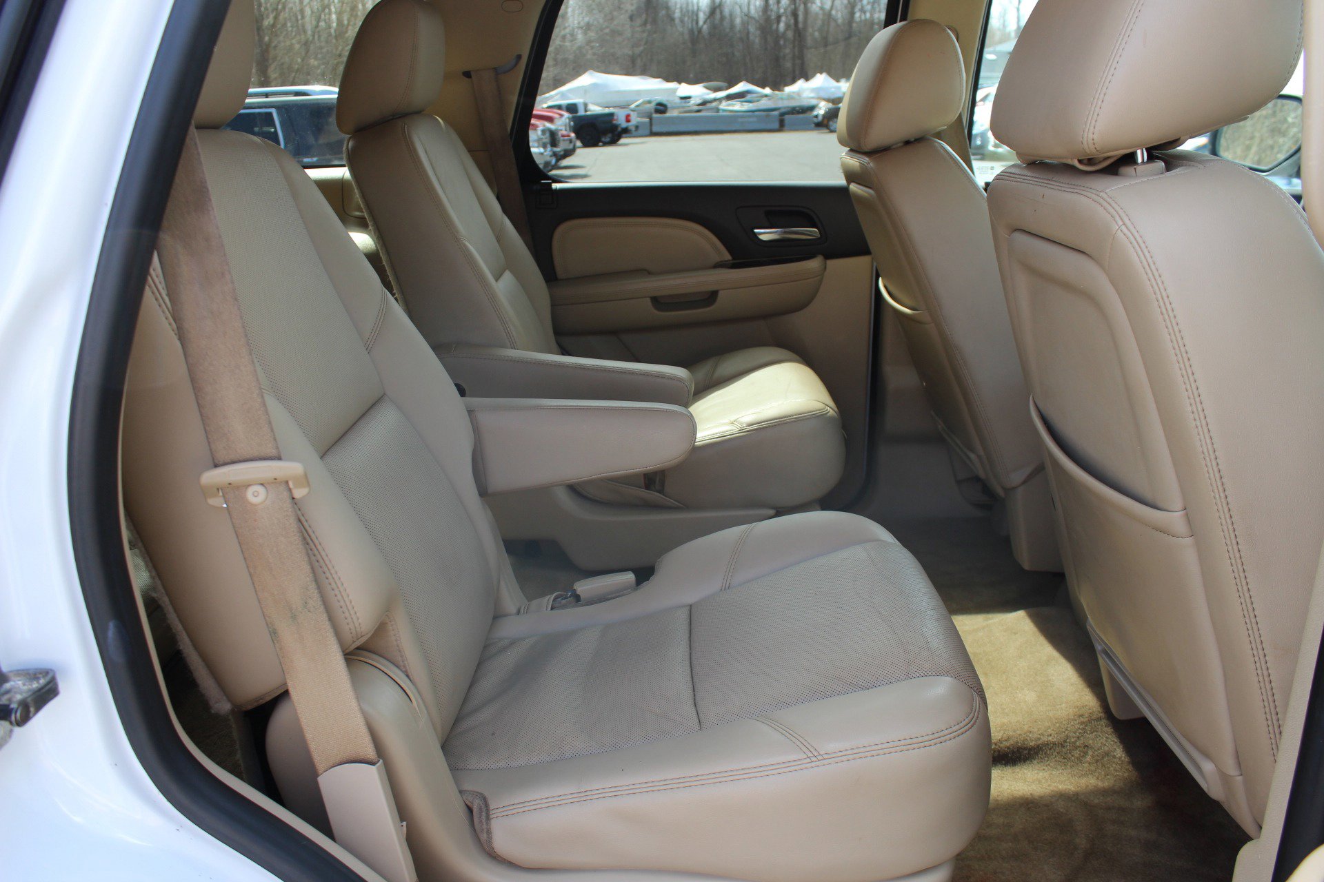 Used 2011 GMC Yukon Denali image 44