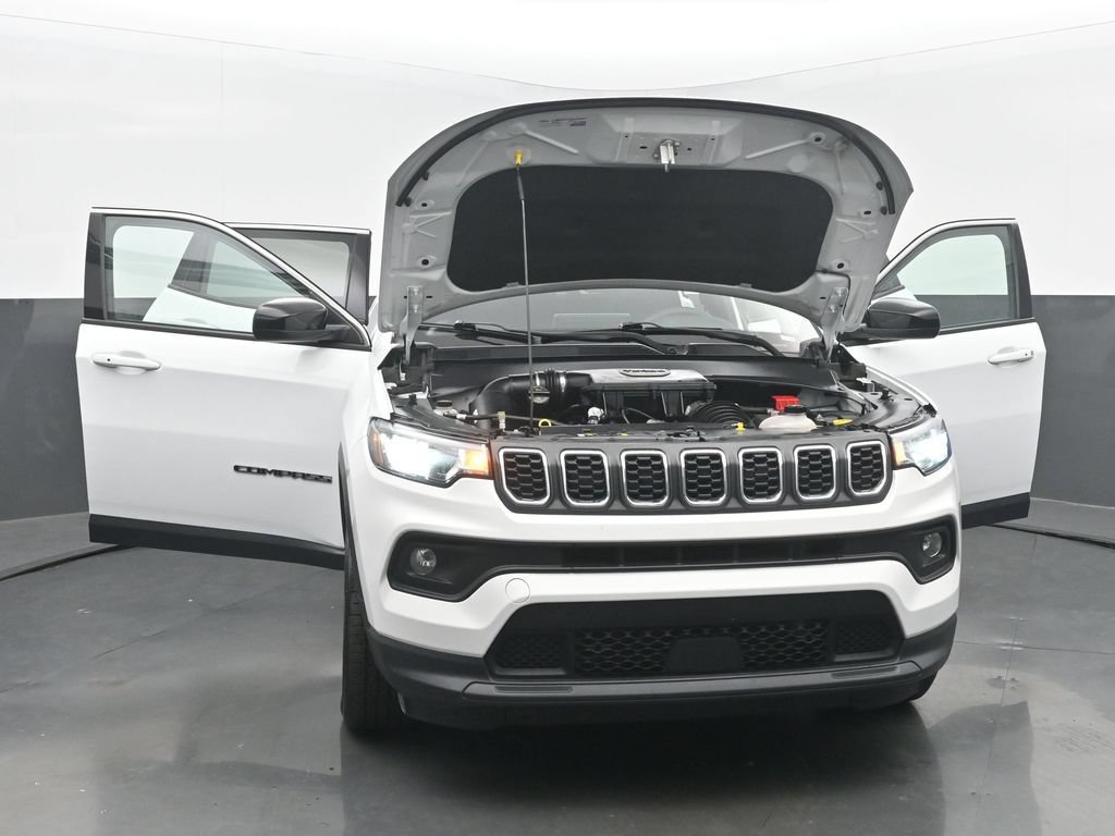 Used 2024 Jeep Compass Latitude AWD/4WD image 56