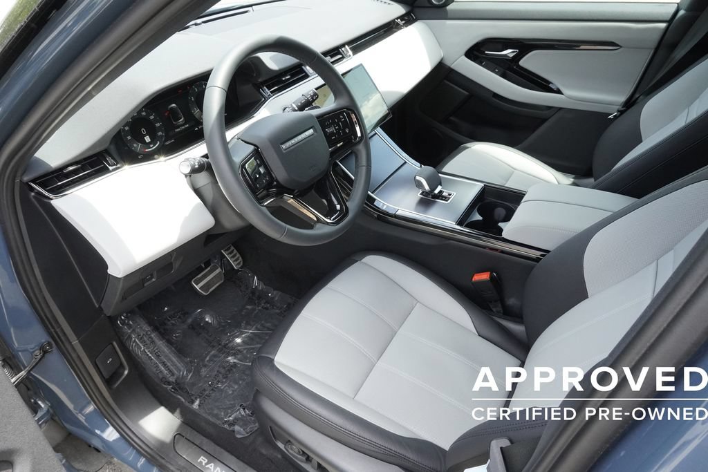 Used 2026 Land Rover Range Rover Evoque Dynamic SE AWD/4WD image 18