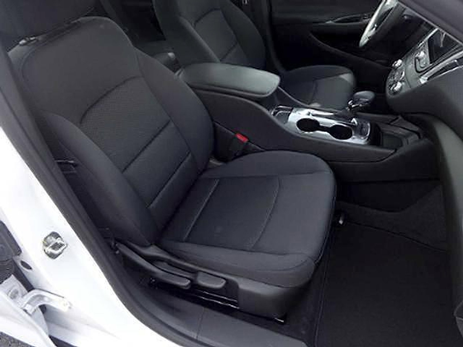 Used 2021 Chevrolet Malibu LS image 9